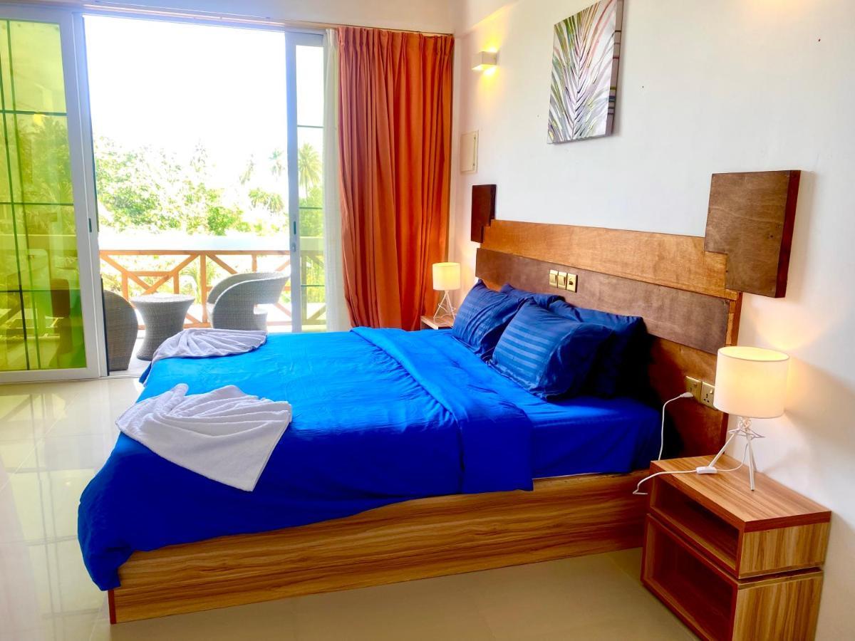 Sands Grand 4* Dhigurah (Alif Dhaal Atoll)