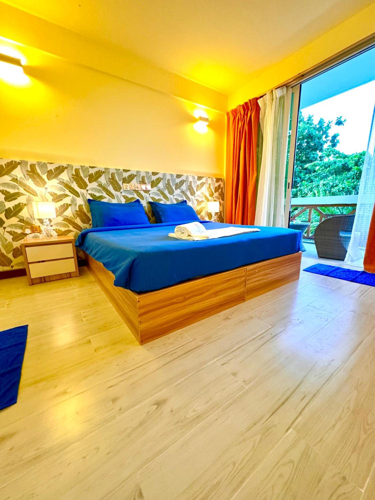 Hotel Sands Grand Dhigurah (Alif Dhaal Atoll)