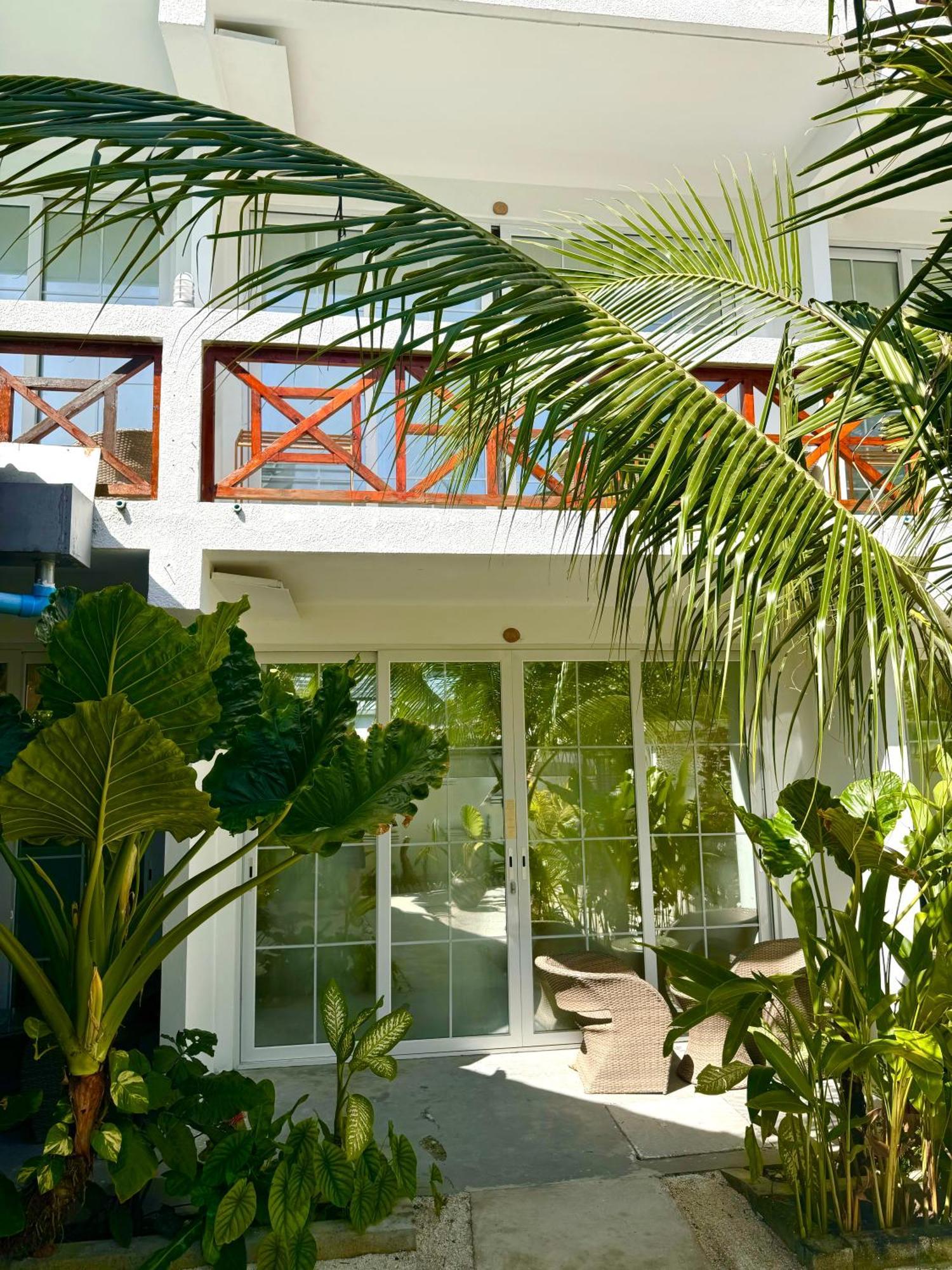 Sands Grand Hotel Dhigurah (Alif Dhaal Atoll)